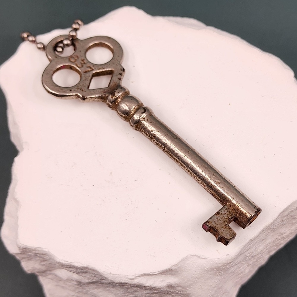 AVON Vintage Silver Tone Skeleton Key Charm Ball Chain Retro Gothic Keychain